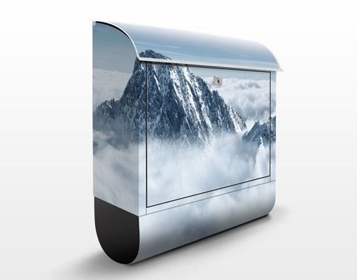 Skrzynka pocztowa Alpy ponad chmurami