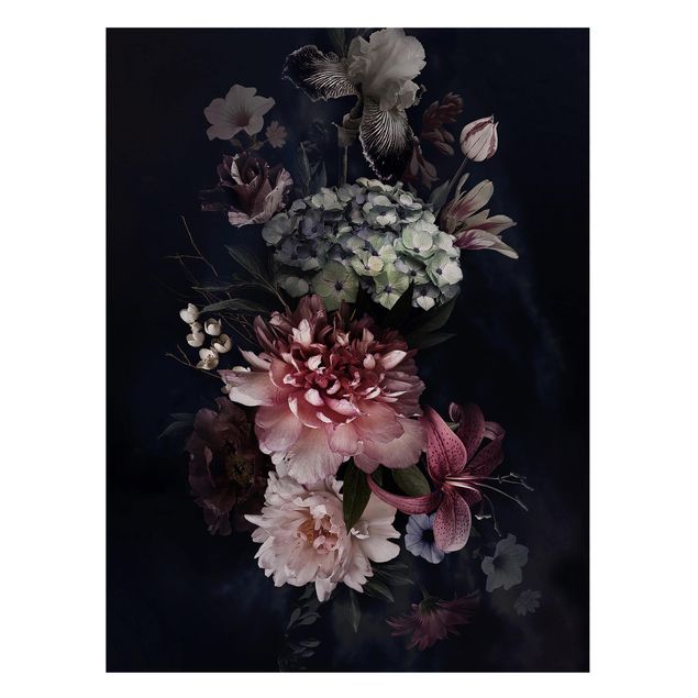 Obrazy do salonu Kwiaty z mgłą na czarnym tle