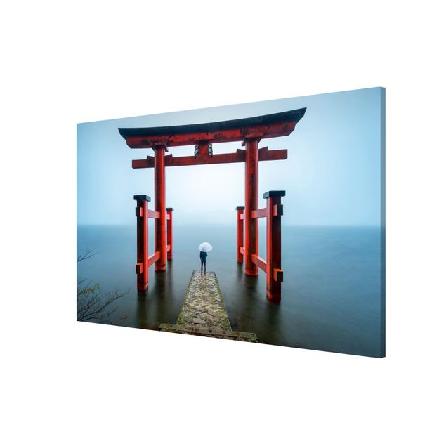 Nowoczesne obrazy do salonu Czerwone torii nad jeziorem Ashi