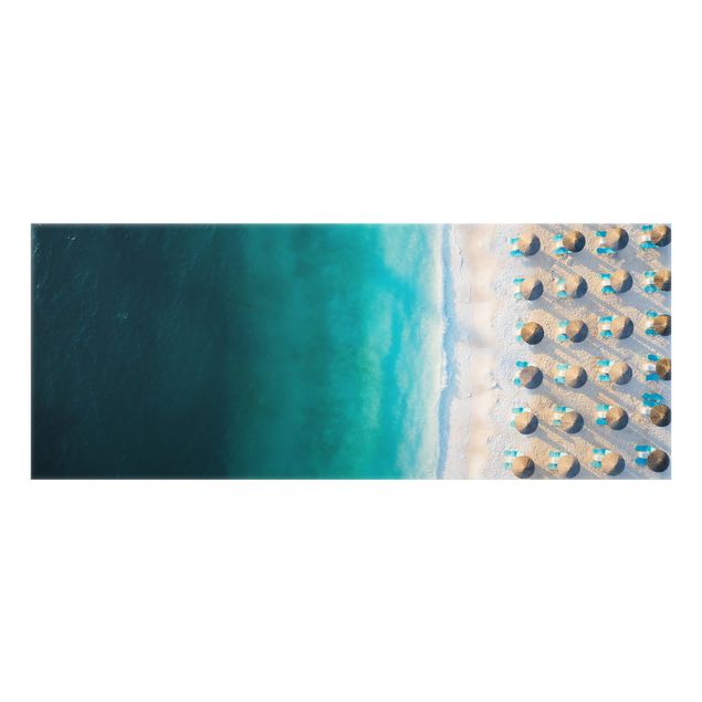 Panel szklany do kuchni - Biała piaszczysta plaża z parasolami słomkowymi