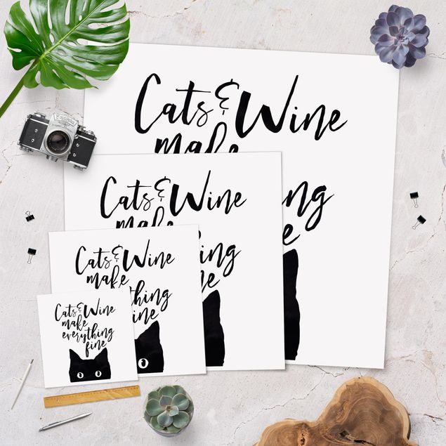 Obrazki czarno białe Koty i wino sprawiają, że wszystko jest w porządku