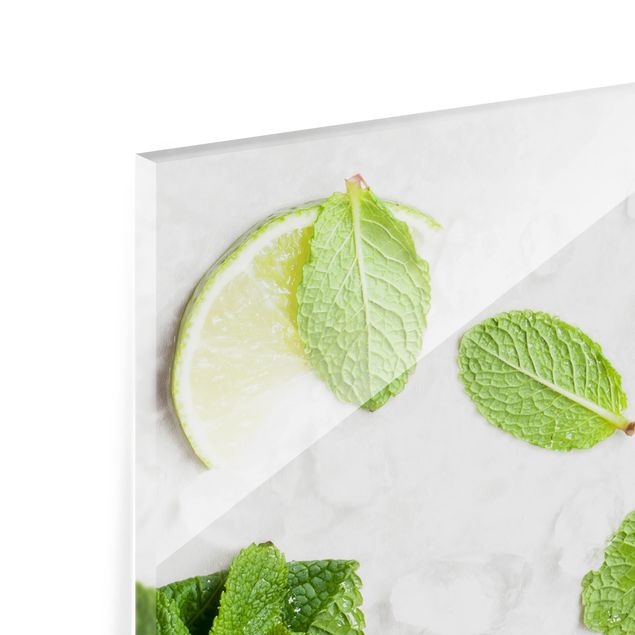 Panel szklany do kuchni - Mięta limonkowa na kostce lodu
