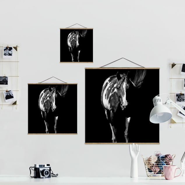 Obrazki czarno białe Koń przed Czarnym