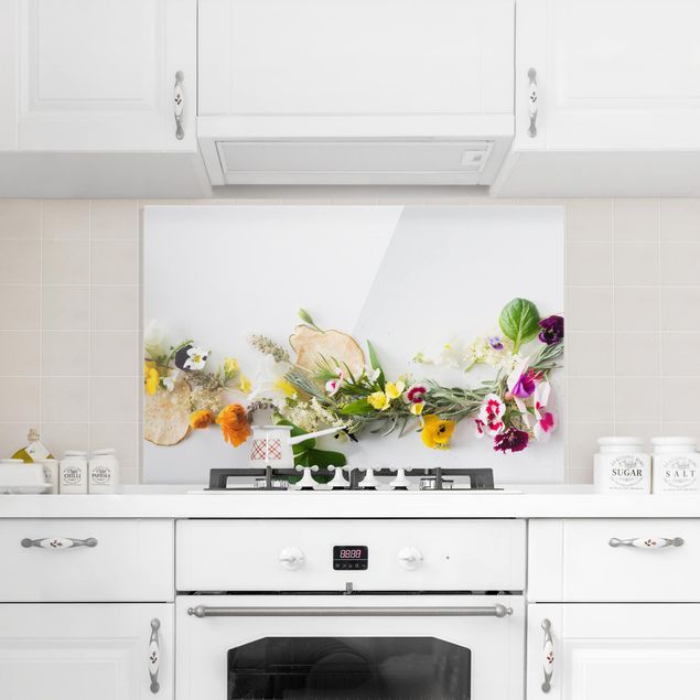Panele szklane do kuchni Świeże zioła z jadalnymi kwiatami
