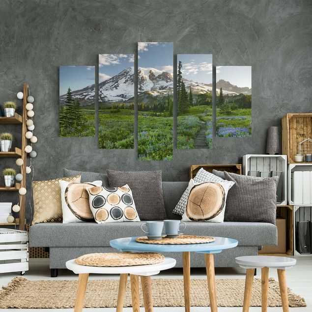 Obrazy do salonu Ścieżka łąkowa z widokiem na góry