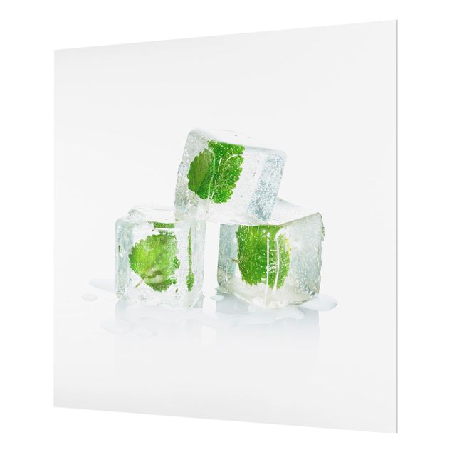 Panel szklany do kuchni - Trzy kostki lodu z melisą cytrynową