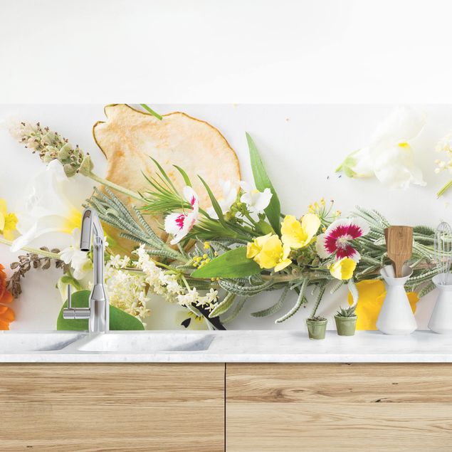 Dekoracja do kuchni Świeże zioła z jadalnymi kwiatami