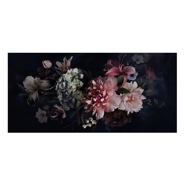 Obrazy do salonu Kwiaty z mgłą na czarnym tle