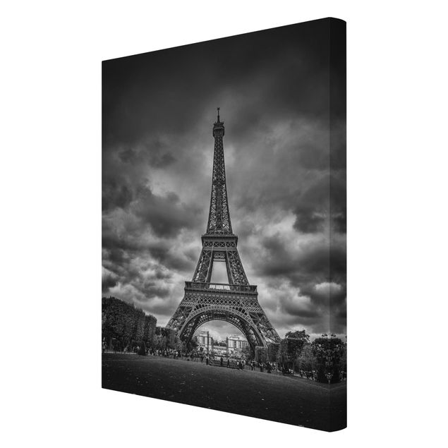 Czarno białe obrazki Wieża Eiffla na tle chmur, czarno-biała