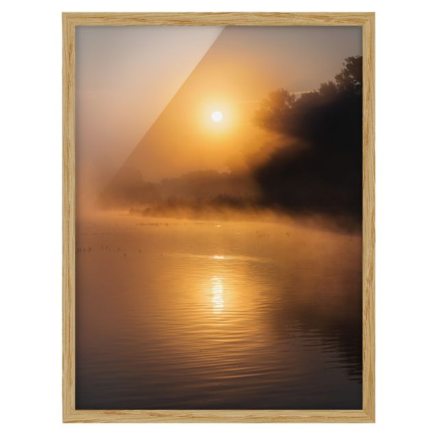 Obrazy w ramie do łazienki Wschód słońca nad jeziorem z jeleniami we mgle