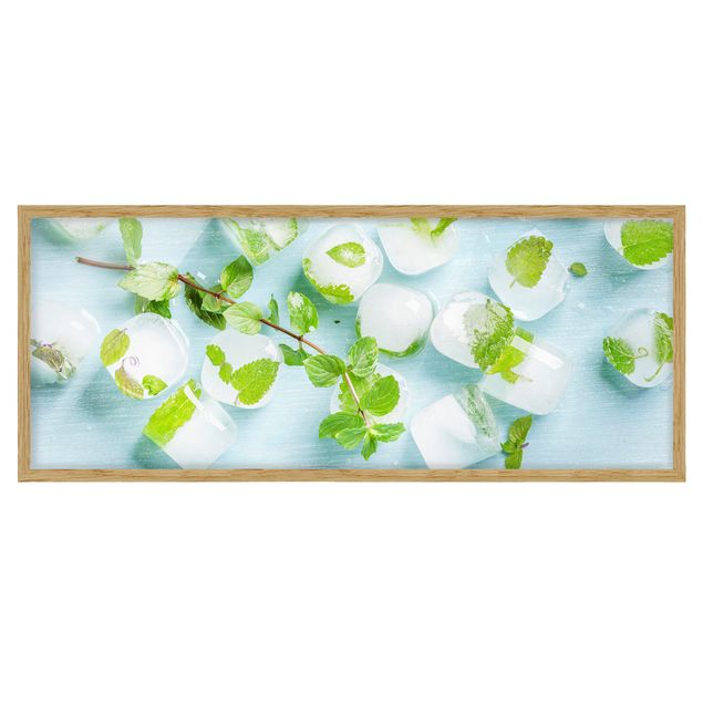 Zielony obraz Kostki lodu z listkami mięty