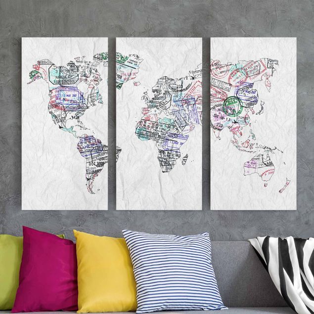 Nowoczesne obrazy do salonu Mapa świata z pieczątką paszportową