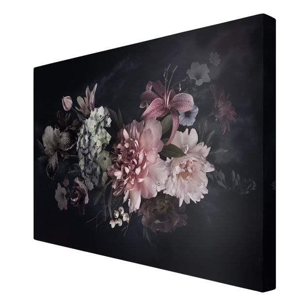 Obrazy retro Kwiaty z mgłą na czarnym tle