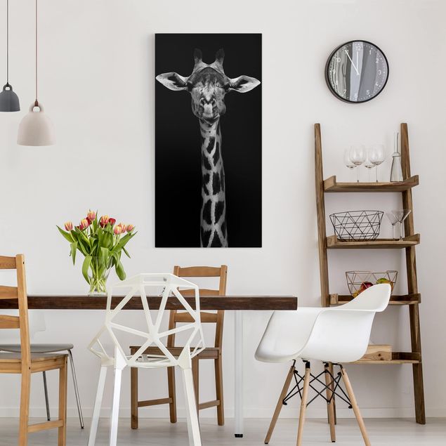 Nowoczesne obrazy do salonu Portret ciemnej żyrafy