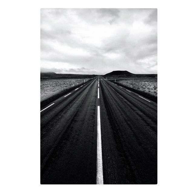 Czarno białe obrazy Prosta droga na Islandii