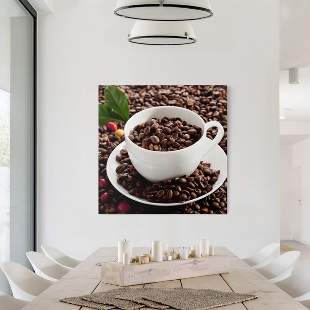 Kawa obrazy Filiżanka do kawy z palonymi ziarnami kawy