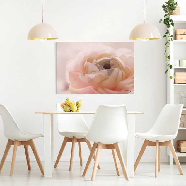 Nowoczesne obrazy do salonu Różowy kwiat w centrum uwagi