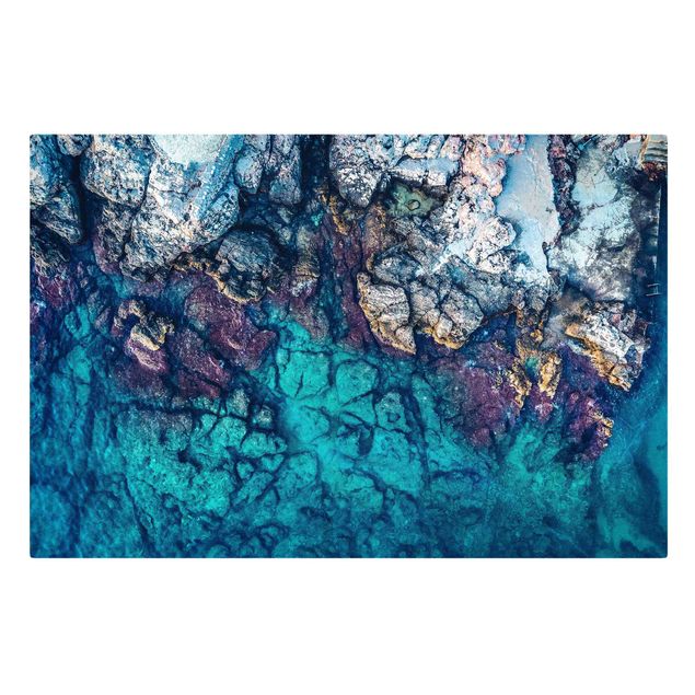 Obrazy z morzem Widok z góry na kolorowe skaliste wybrzeże