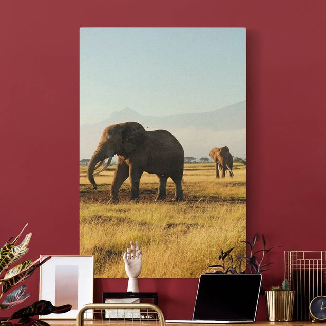 Nowoczesne obrazy do salonu Słonie na tle Kilimandżaro w Kenii