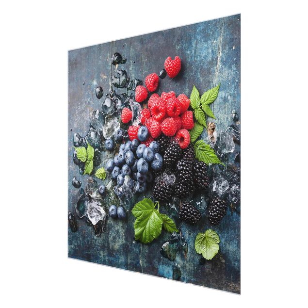 Obrazy kwiatowe Mieszanka jagodowa z kostkami lodu drewno