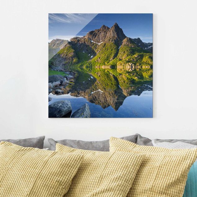 Obrazy na szkle architektura i horyzont Krajobraz górski z odbiciem wody w Norwegii