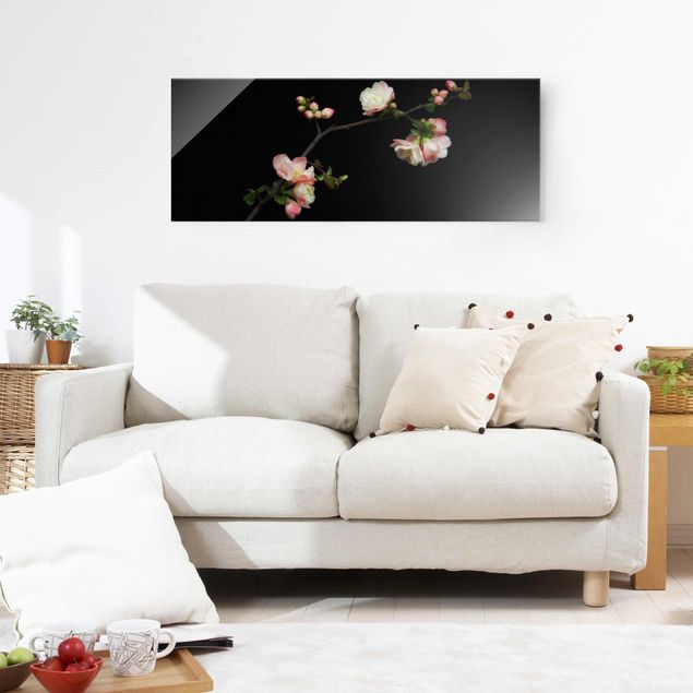 Obrazy do salonu Jabłoń z kwitnącą gałązką