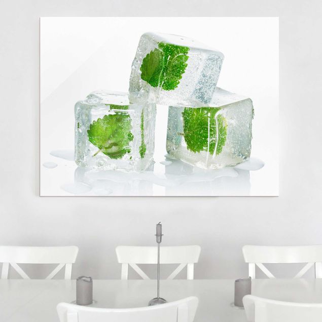 Obrazy na szkle poziomy Trzy kostki lodu z melisą cytrynową
