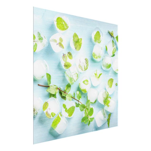 Zielony obraz Kostki lodu z listkami mięty