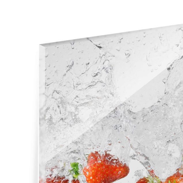 Glas Magnetboard Świeże truskawki w wodzie