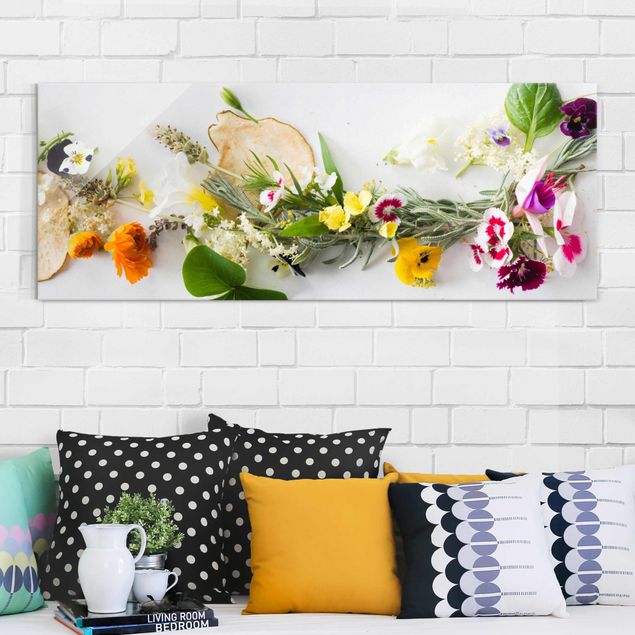 Obrazy na szkle panorama Świeże zioła z jadalnymi kwiatami