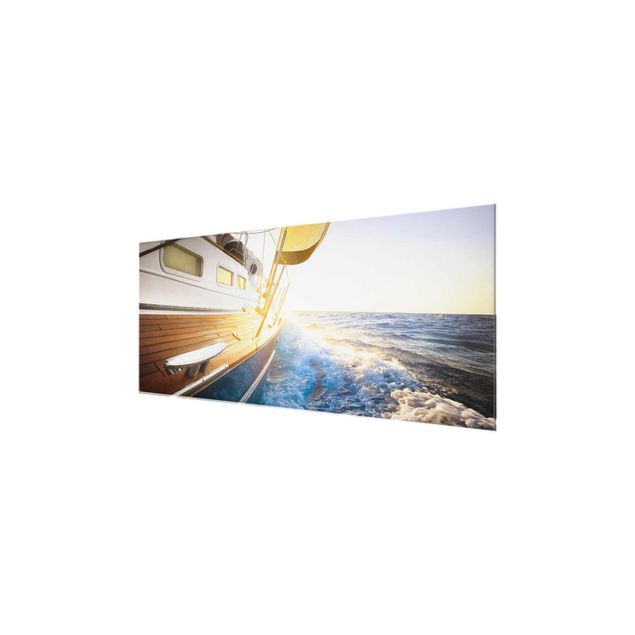 Obrazy nowoczesny Żaglówka na błękitnym morzu w promieniach słońca
