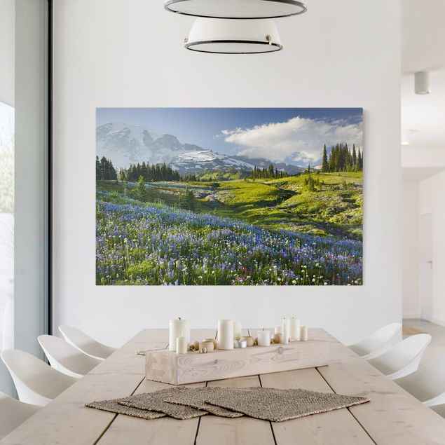 Obrazy do salonu nowoczesne Mountain Meadow With Blue Flowers in Front of Mt. Rainier