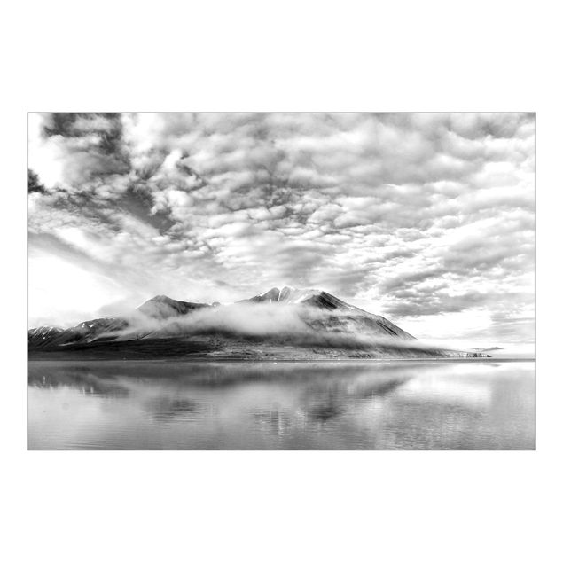 Fototapeta - Mgła na tle gór czarno-biała