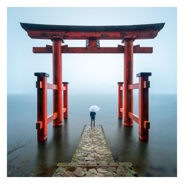 Fototapeta - Czerwone torii nad jeziorem Ashi