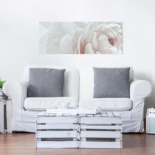 Obrazy na szkle panorama Biały kwiat w morzu kwiatów
