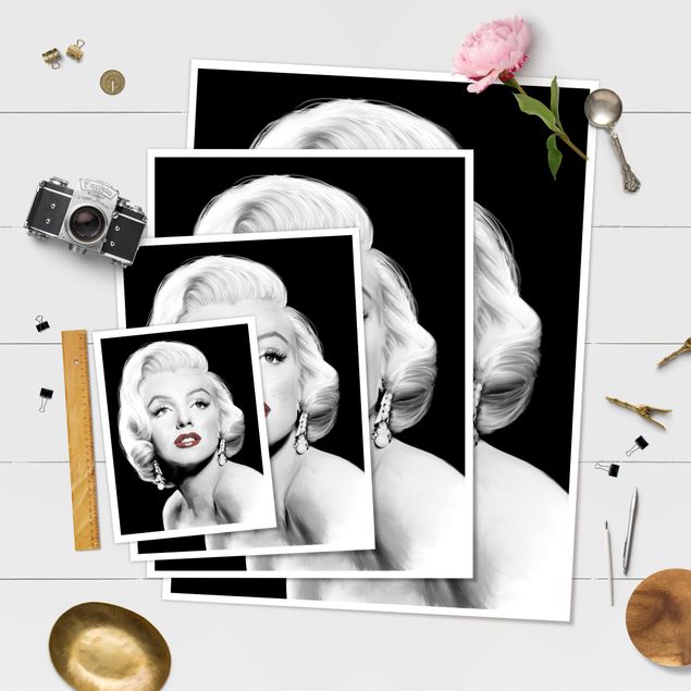 Plakaty czarno białe Marilyn z biżuterią na uszach