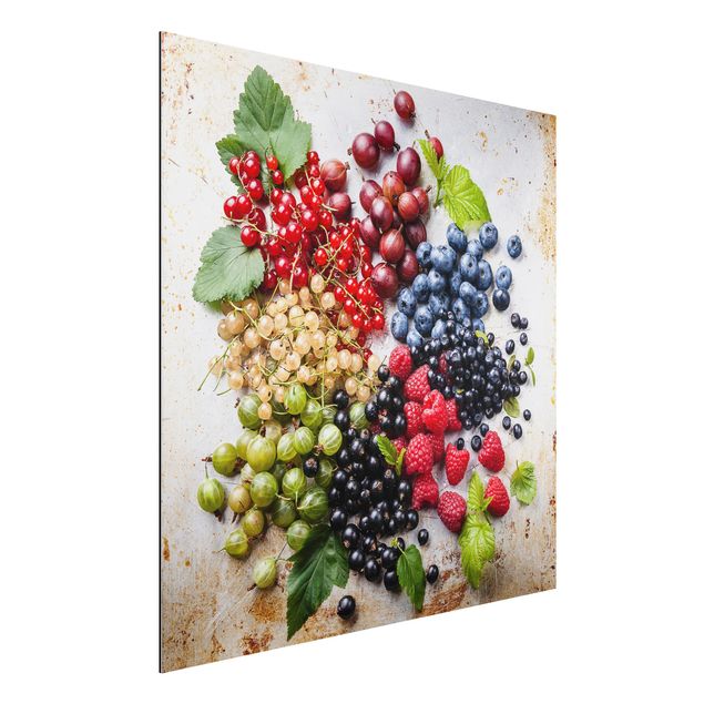 Obrazy z owocami Mieszanka jagód na metalu