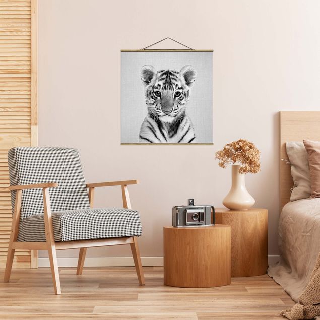 Obrazy do salonu nowoczesne Baby Tiger Thor Black And White