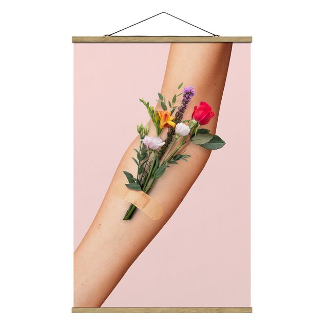Obraz różowy Ręka z kwiatami