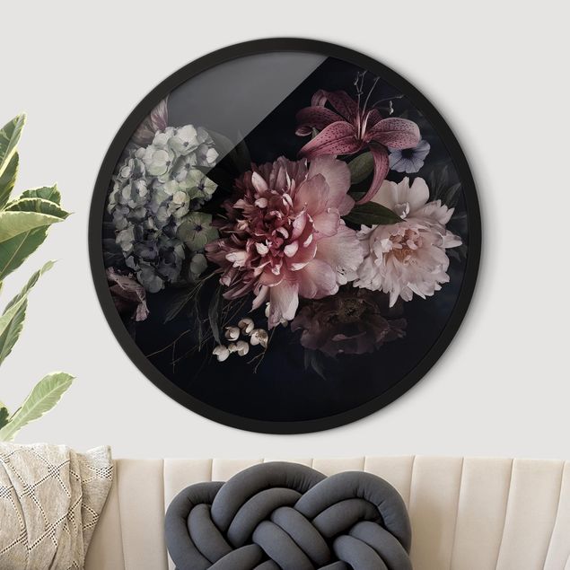 Okrągły obraz w ramie - Flowers With Fog On Black