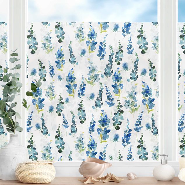 Folia okienna do salonu Przepych kwiatów w kolorze niebieskim