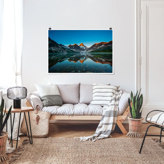 Obrazy do salonu nowoczesne Krajobraz górski nad jeziorem Magog w Kanadzie