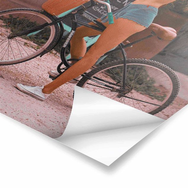 Plakaty vintage Dziewczynka na rowerze