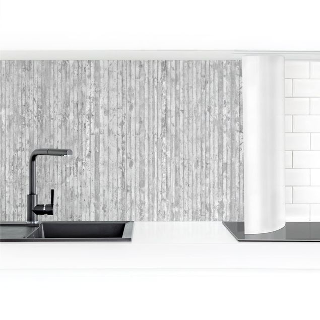 Panel ścienny do kuchni - Tapeta w paski o wyglądzie betonu