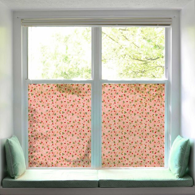 Folia okienna dla dzieci Wróżka truskawka - kwiaty truskawek