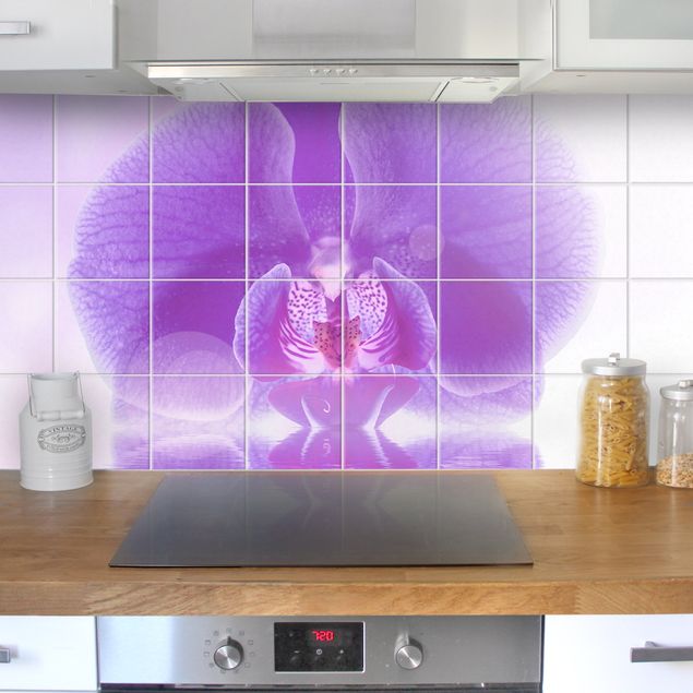 Dekoracja do kuchni Kwiatowa purpurowa orchidea na wodzie