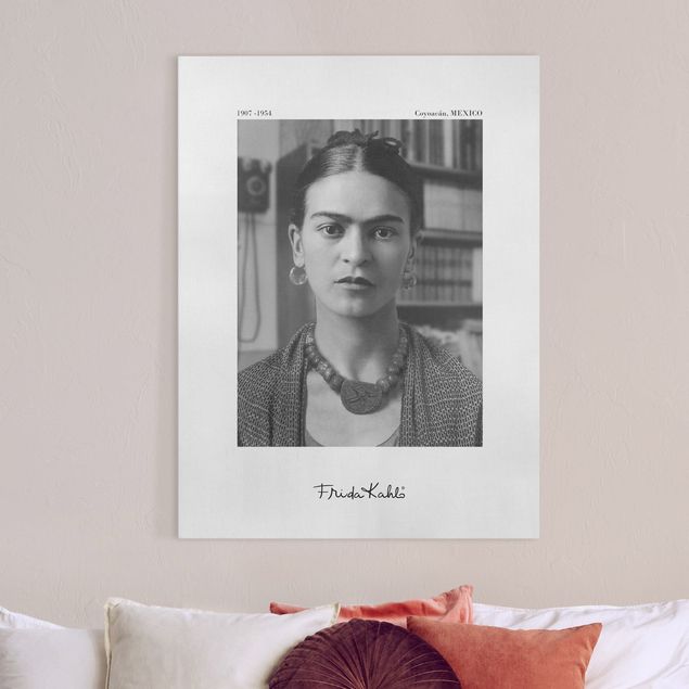 Nowoczesne obrazy do salonu Frida Kahlo Photograph Portrait In The House