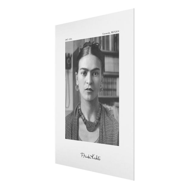 Czarno białe obrazy Frida Kahlo Photograph Portrait In The House
