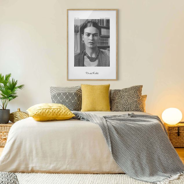 Obrazy nowoczesne Frida Kahlo Photograph Portrait In The House