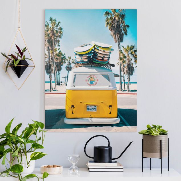 Obrazy do salonu nowoczesne Yellow VW Bus With Surfboards